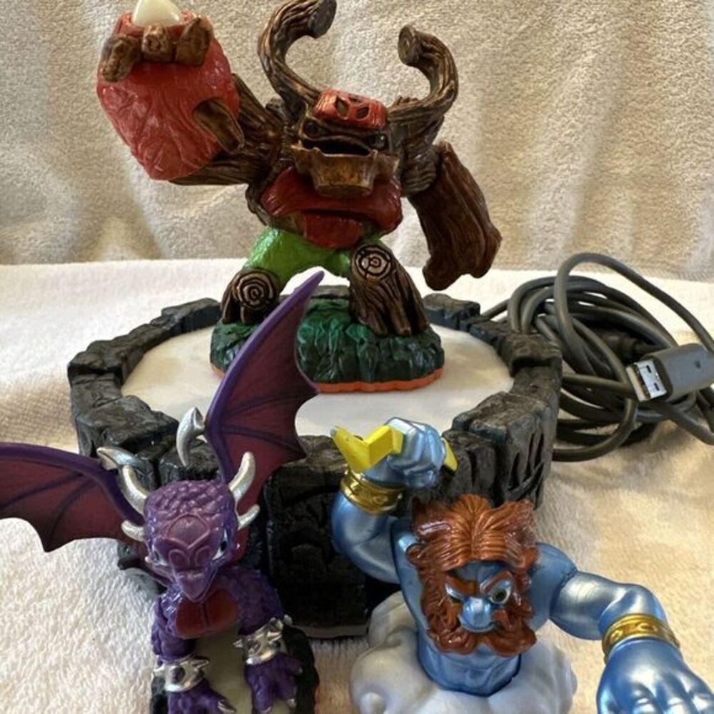 Skylanders Portal of Power Xbox 360,‎ 3 Characters Included